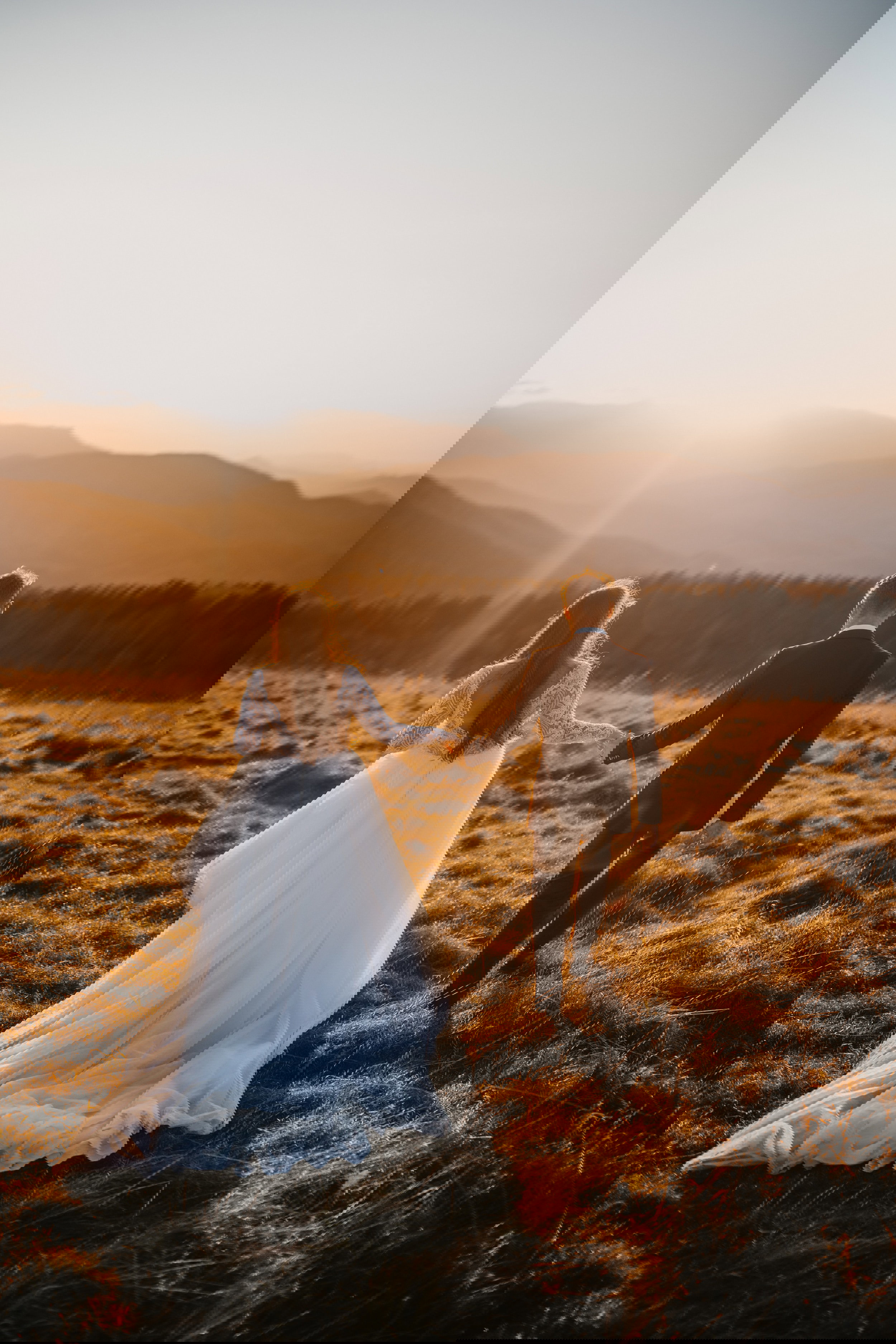 Through my lens, I seek to capture the magic of this wedding, with images that reflect the authenticity of the shared moments, so that each image is a journey to the heart and to the memory of this very special day.