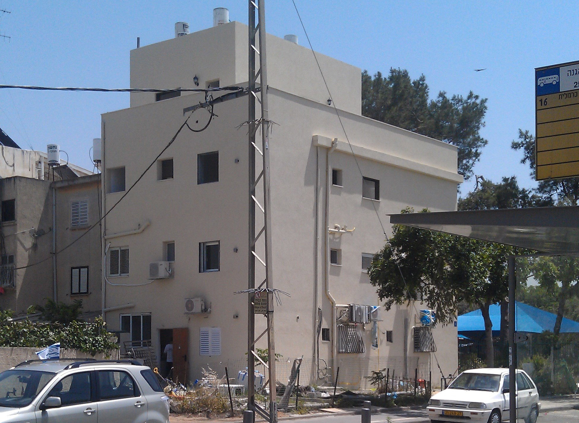 Adding a wing to an existing train building