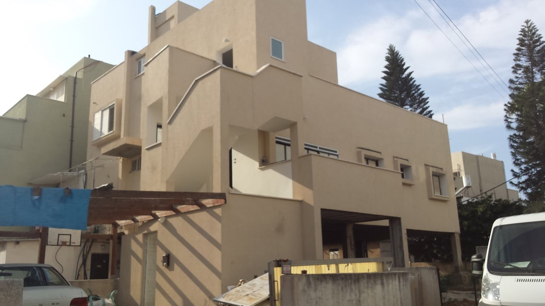 Expansion of construction + splitting of apartments