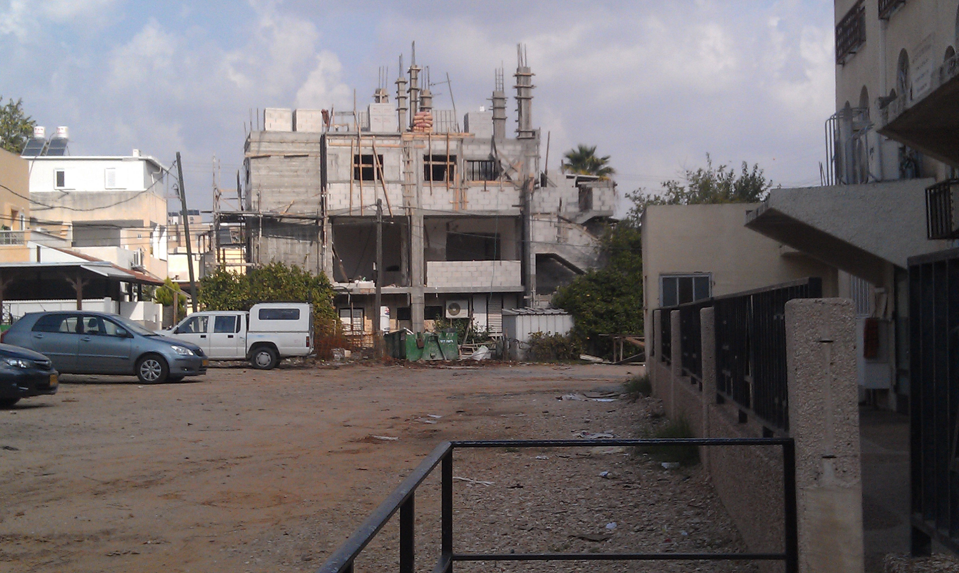 Expansion of construction + splitting of an existing apartment