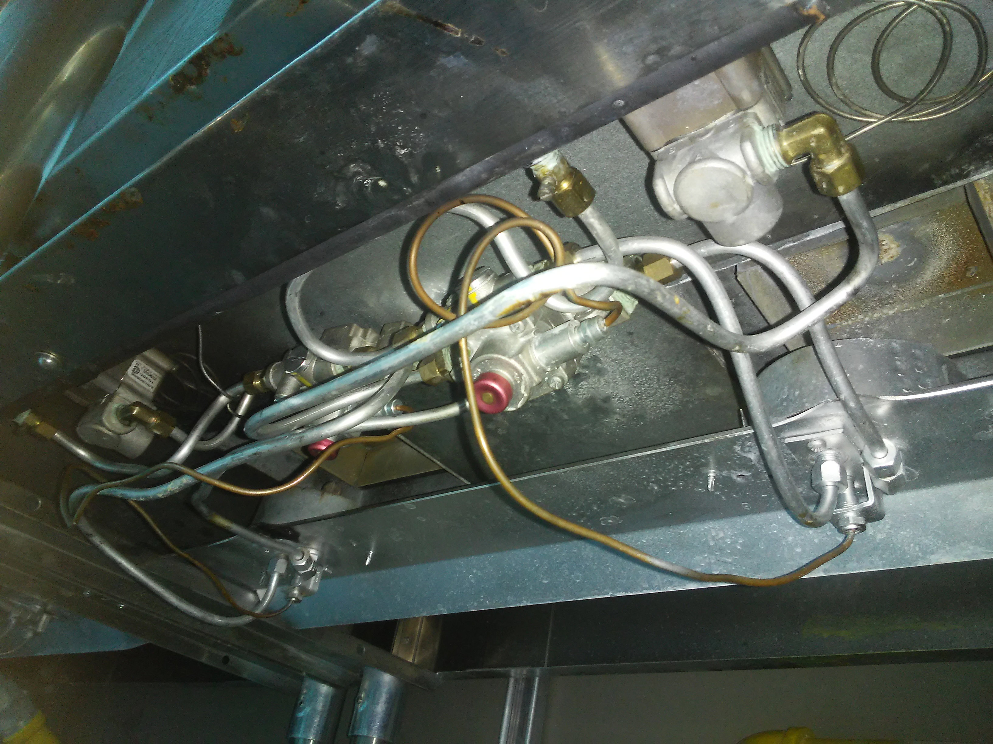 Complete cleaning of bain-maries.