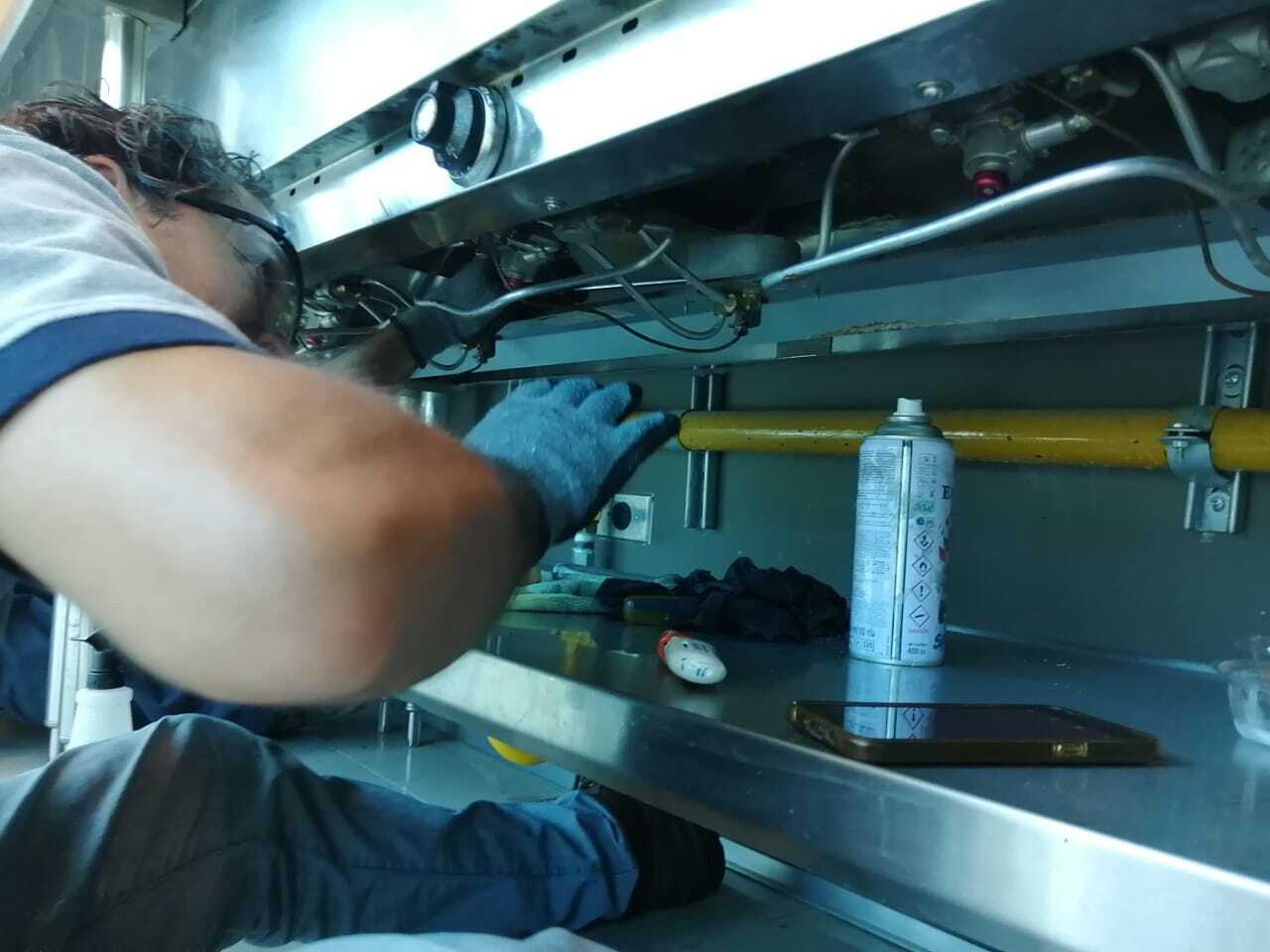 Complete cleaning of bain-maries