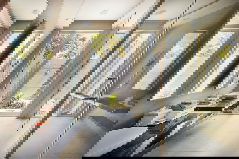 منتجع لوكس * الشاطئ