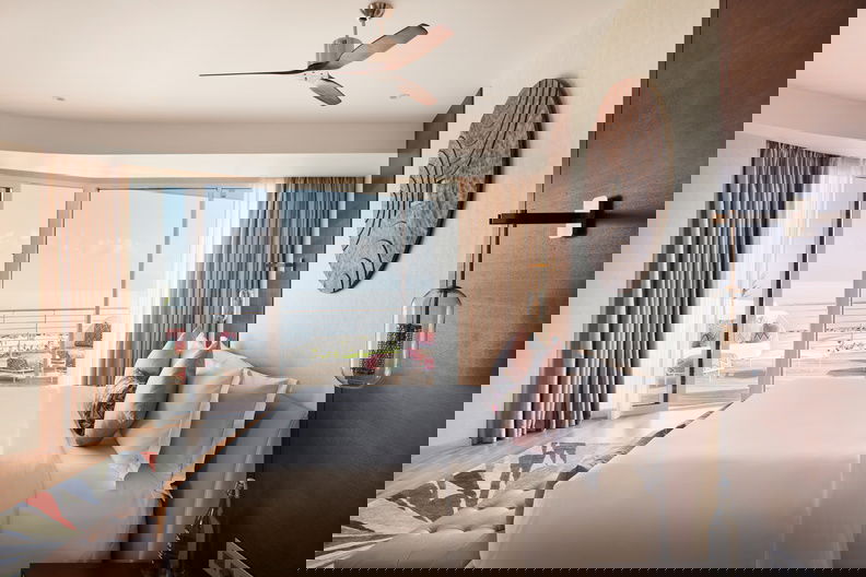 منتجع لوكس * الشاطئ