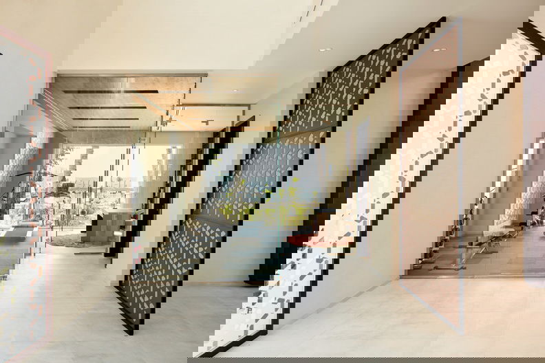 منتجع لوكس * الشاطئ