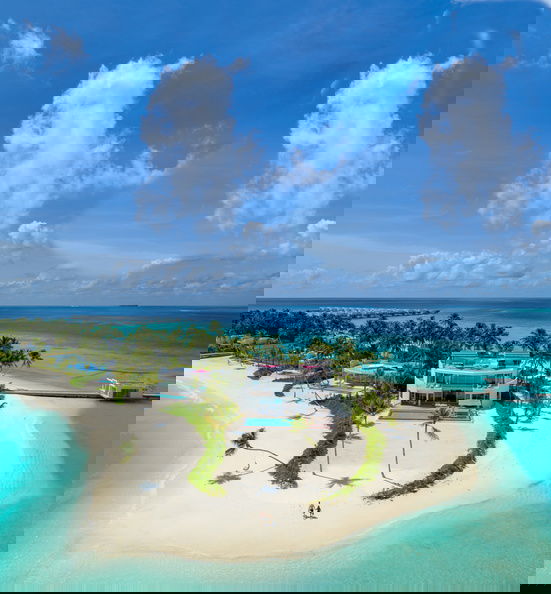 منتجع لوكس * الشاطئ