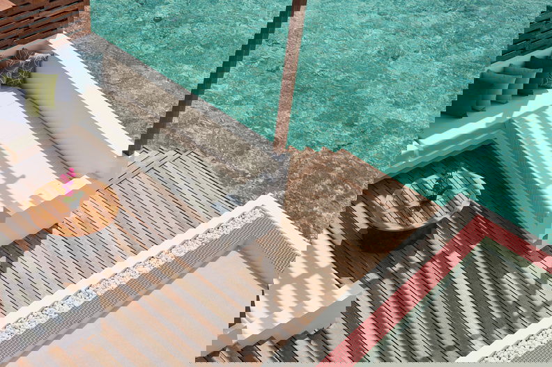 سكن فوق الماء