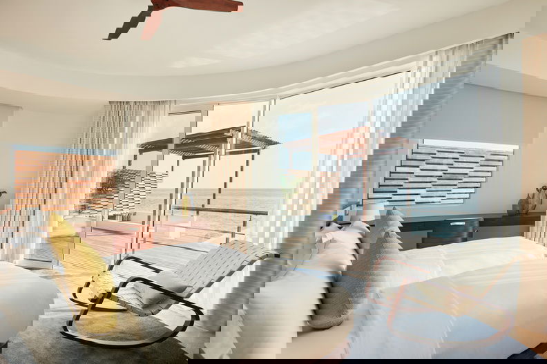 سكن فوق الماء