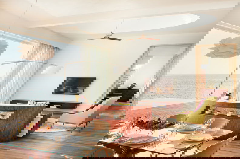 سكن فوق الماء