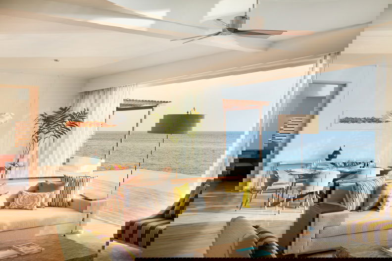 سكن فوق الماء