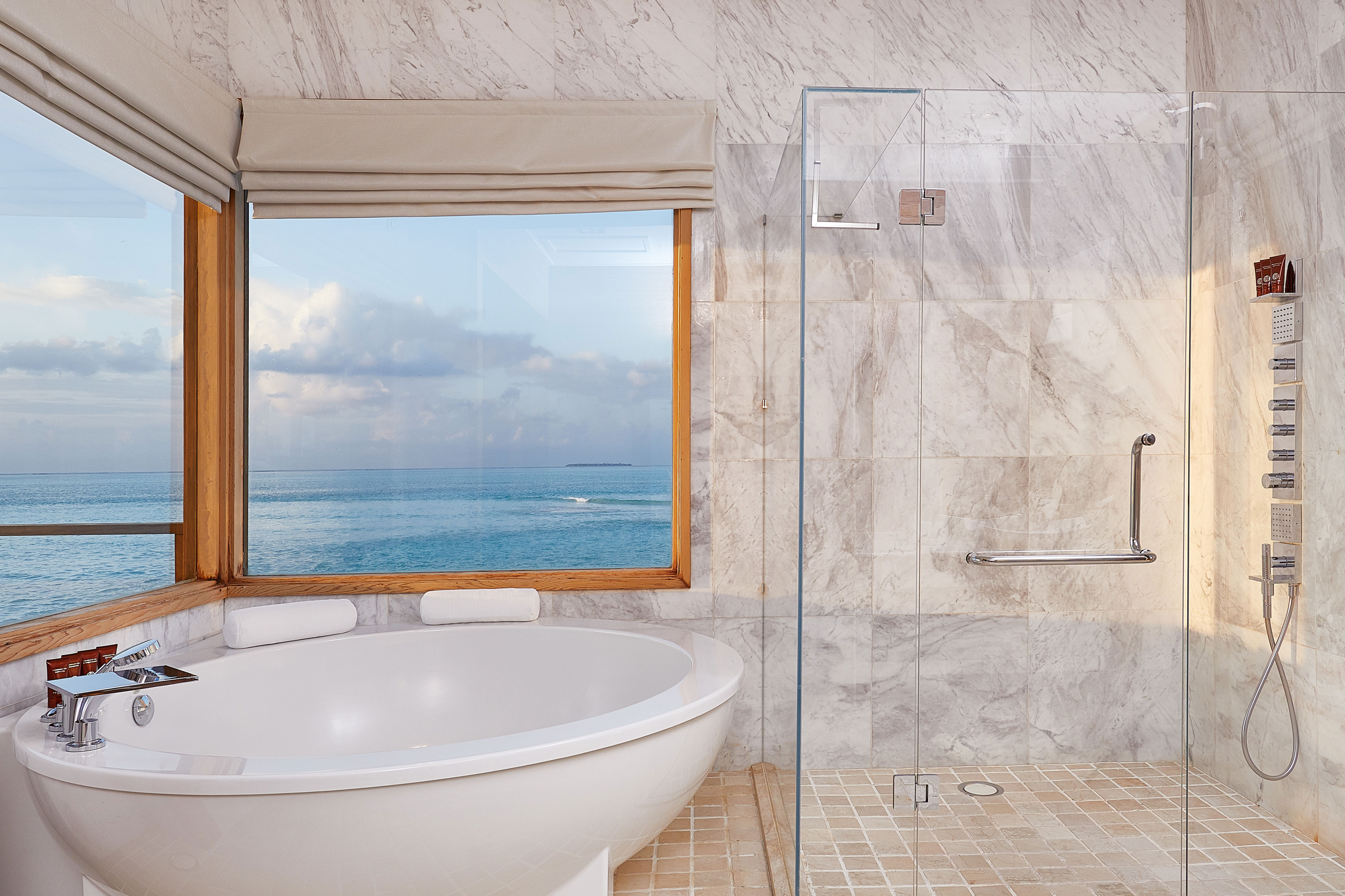 فيلا مياه غروب الشمس