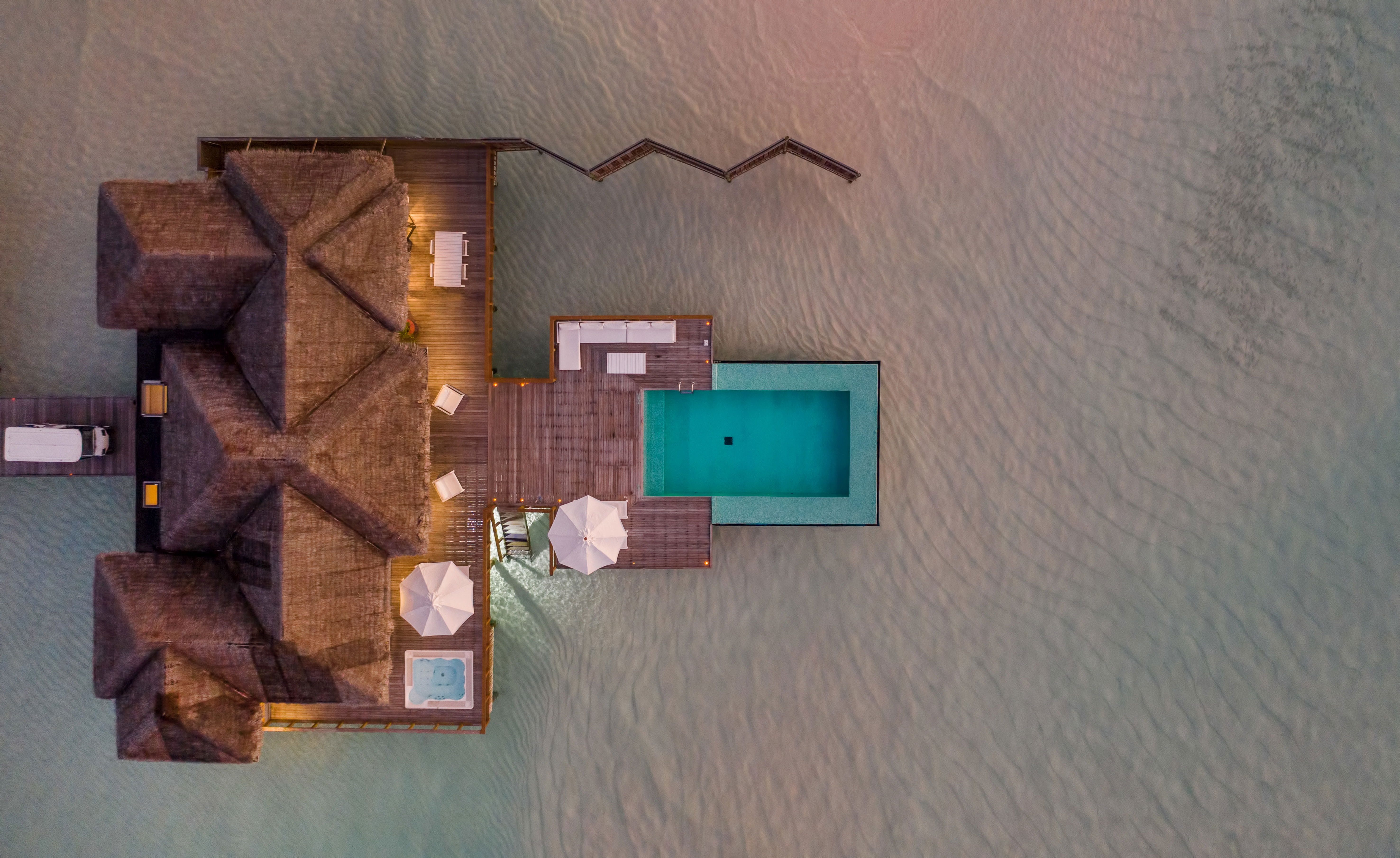 فيلا مياه غروب الشمس