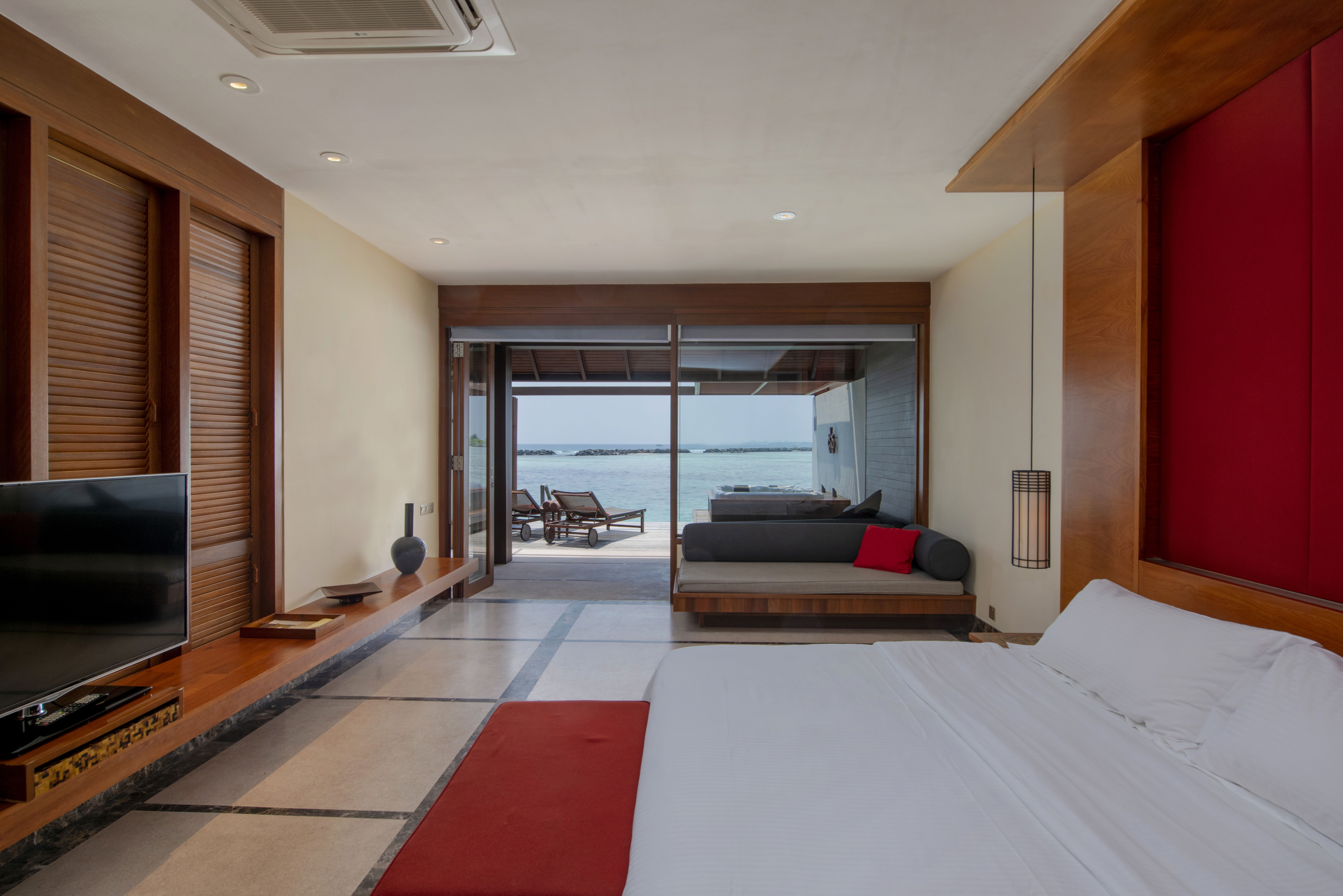 JACUZZI WATER VILLA - 86sqm