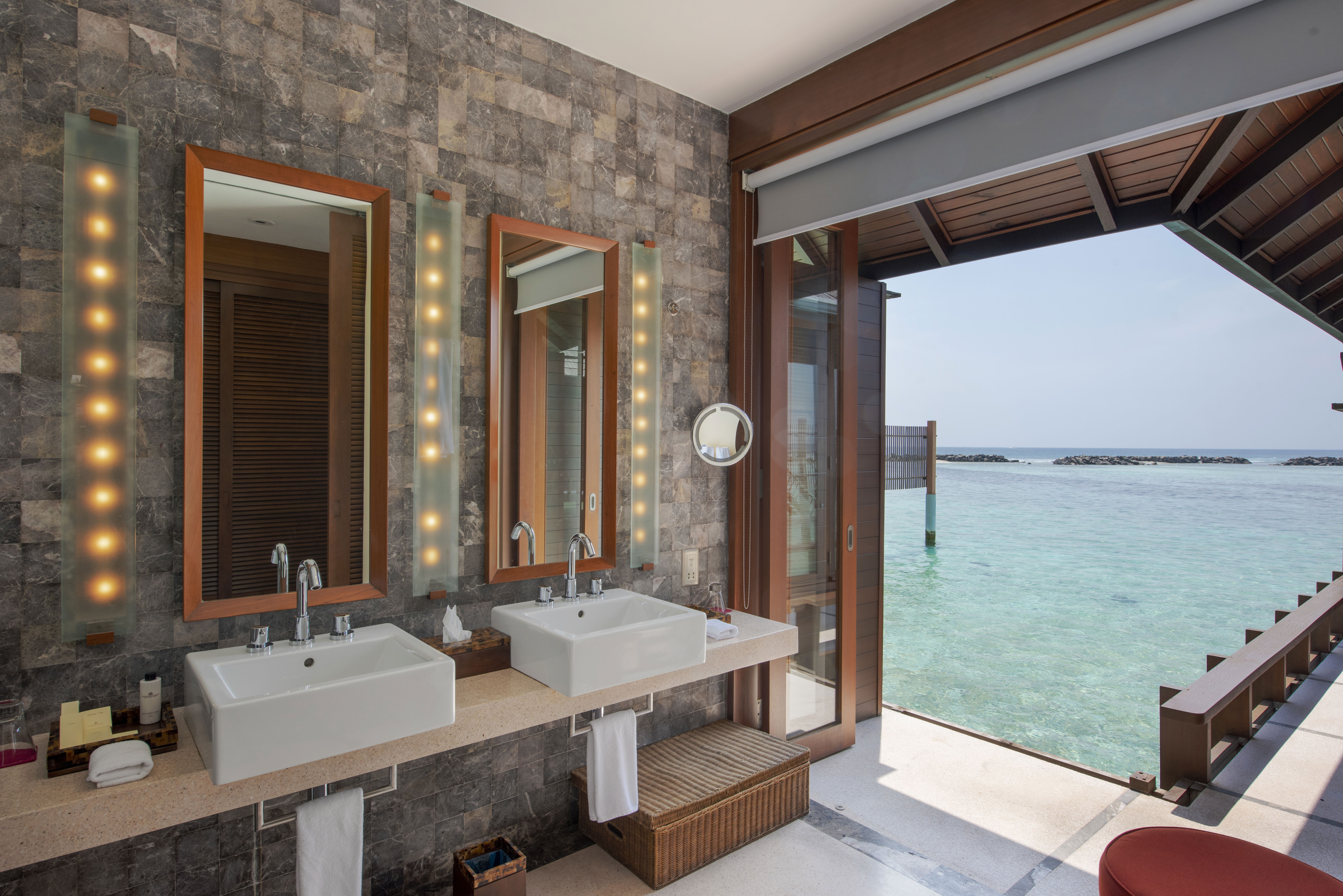 JACUZZI WATER VILLA - 86sqm