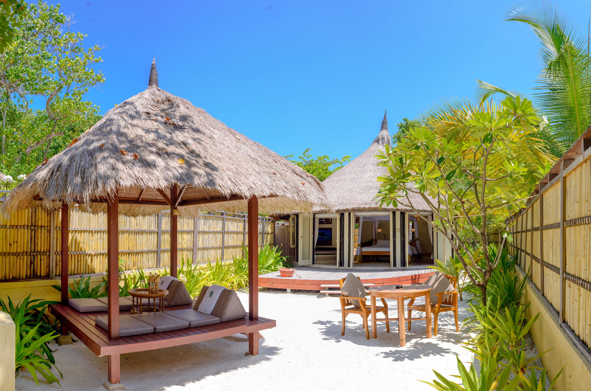 فيلا مسبح مطلة على المحيط