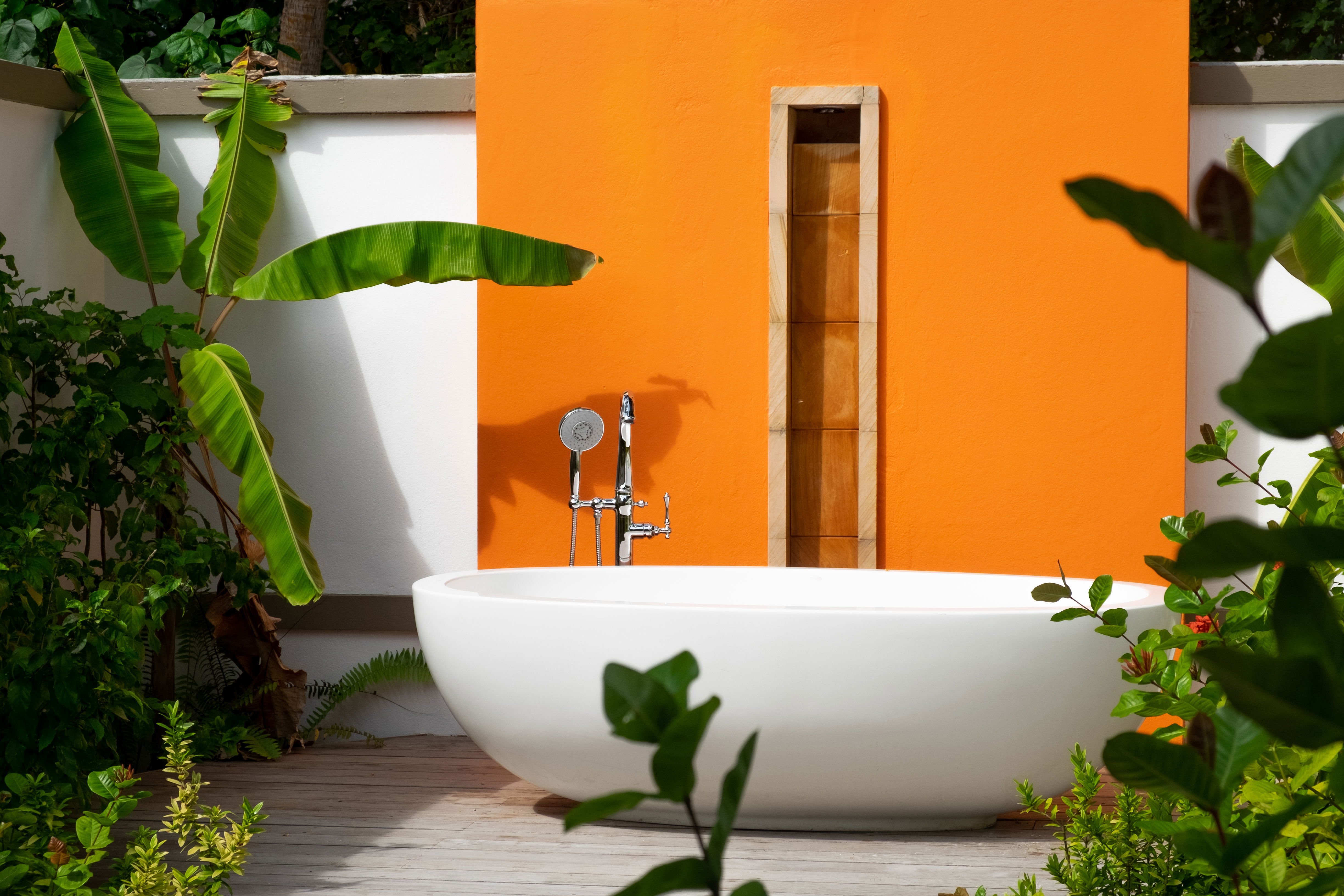 فيلا بمسبح إنفينيتي على شاطئ البحر