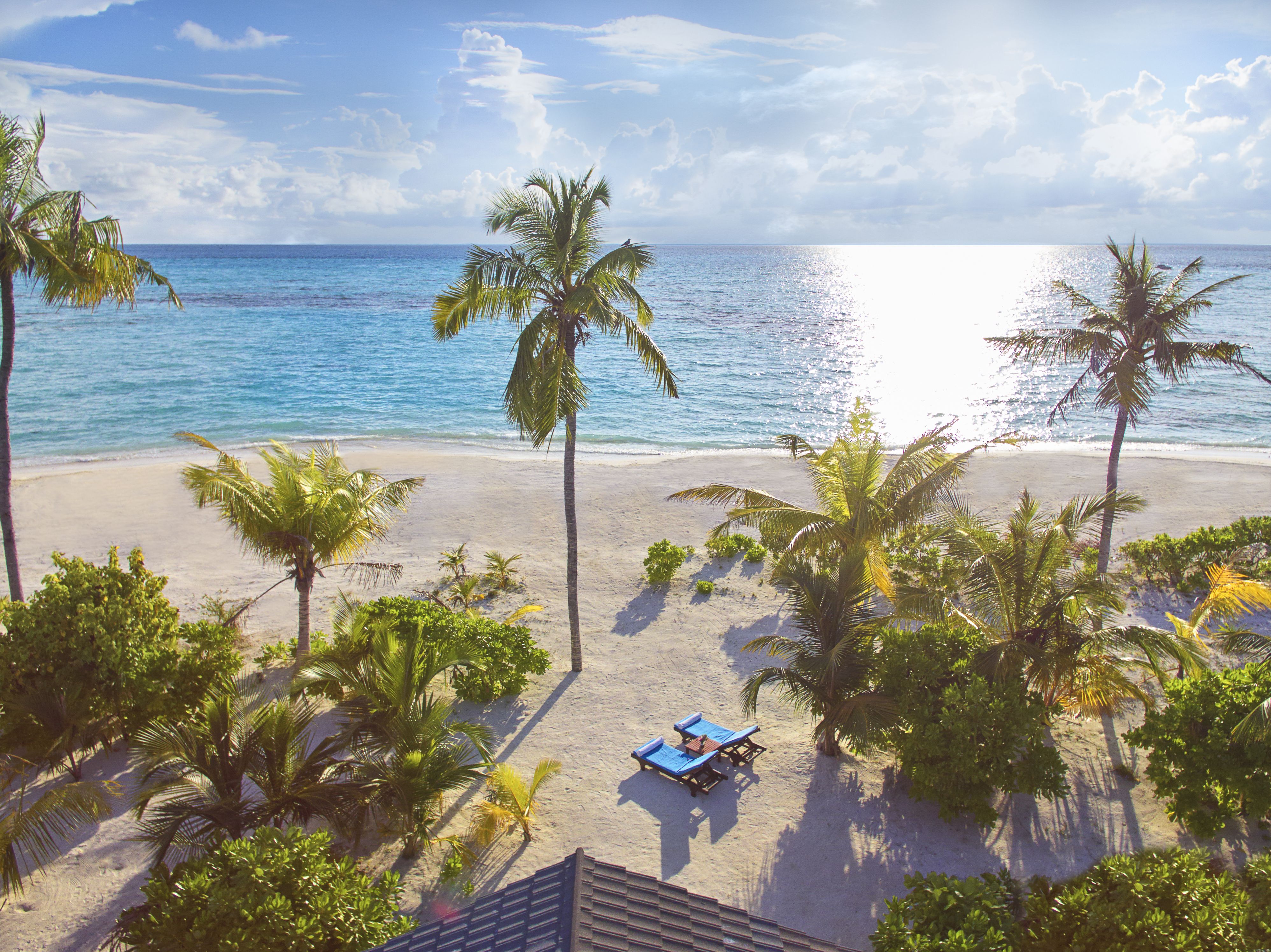 بنجالوز على الشاطئ مع غروب الشمس - 79 م 2