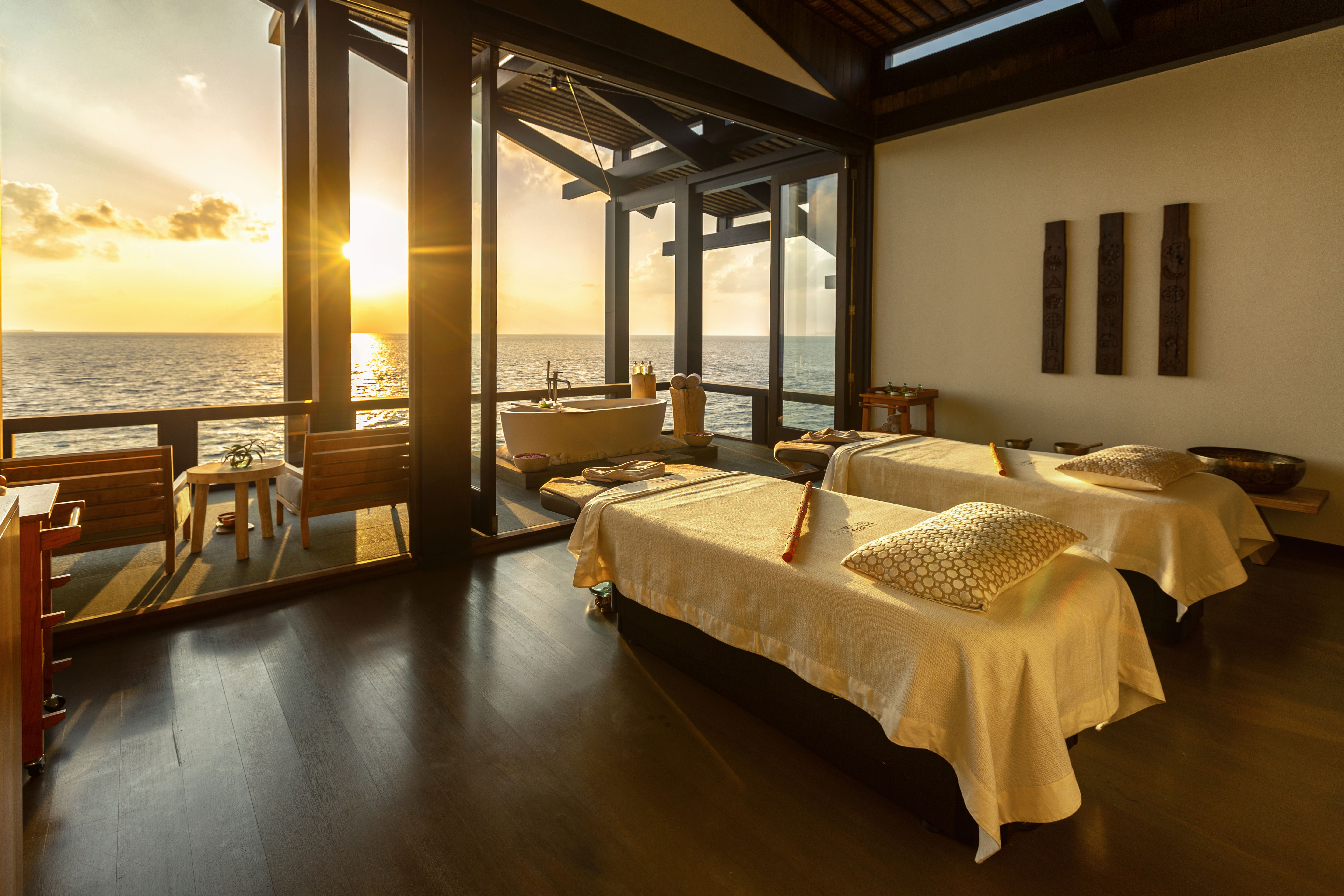 LIVE IN THE LAP OF LUXURY