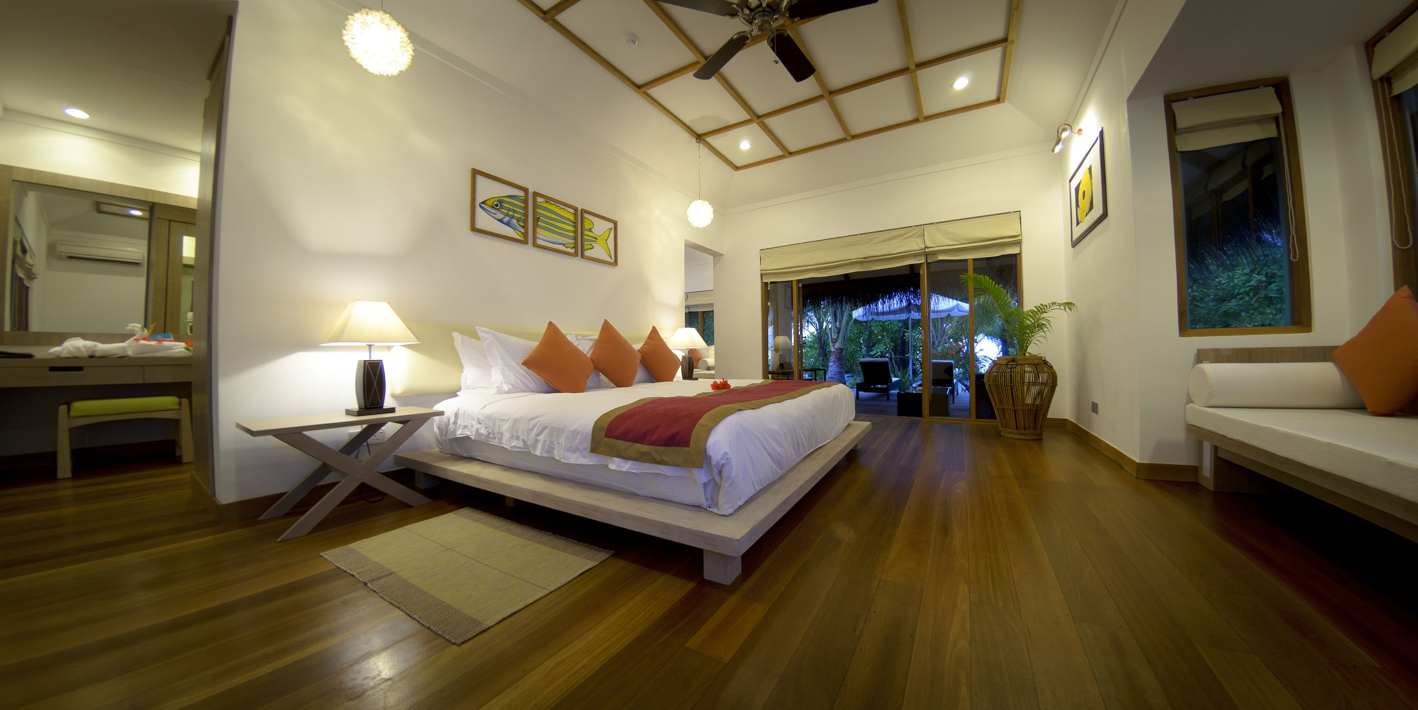 हनीमून पूल विला