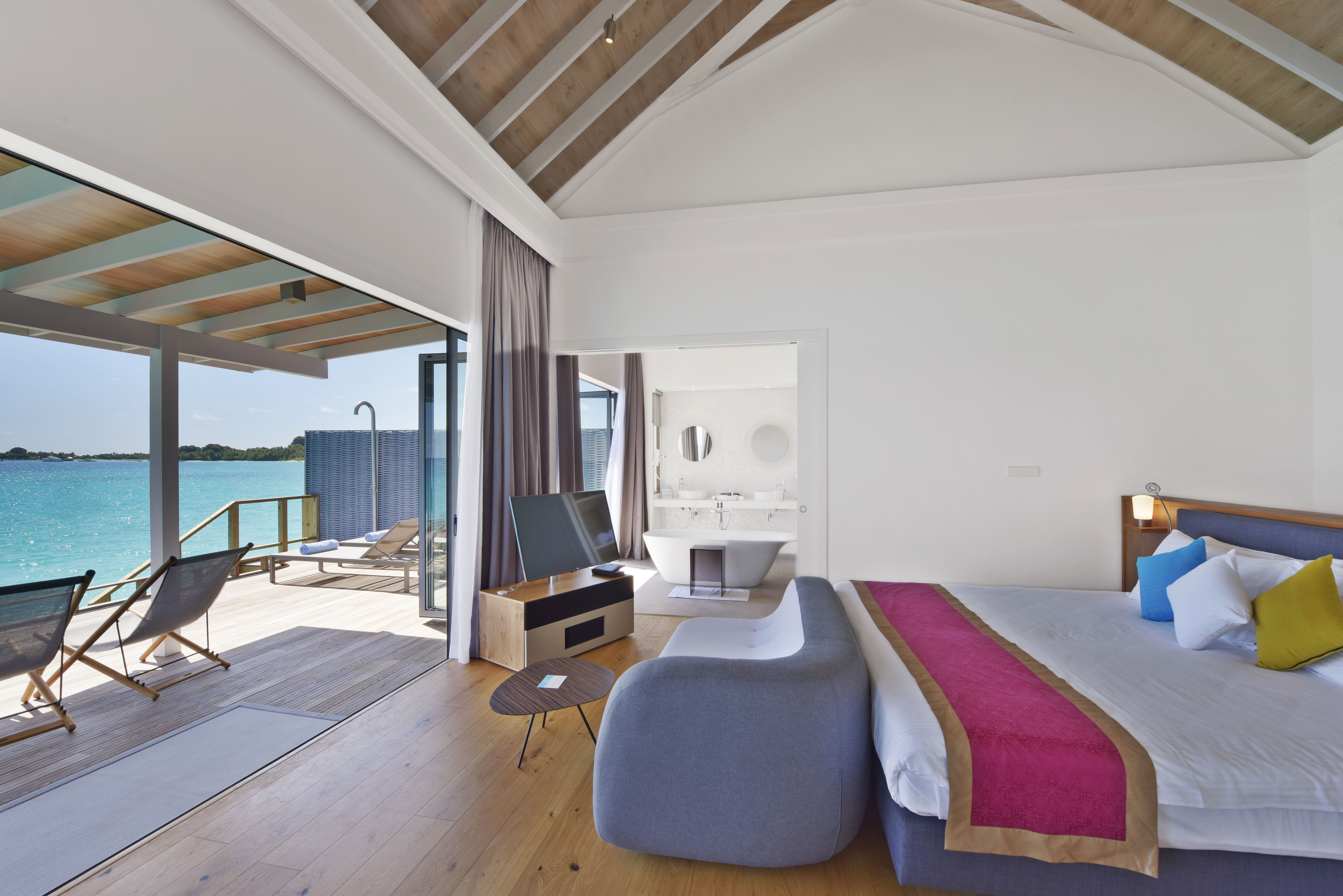 डीलक्स वाटर विला