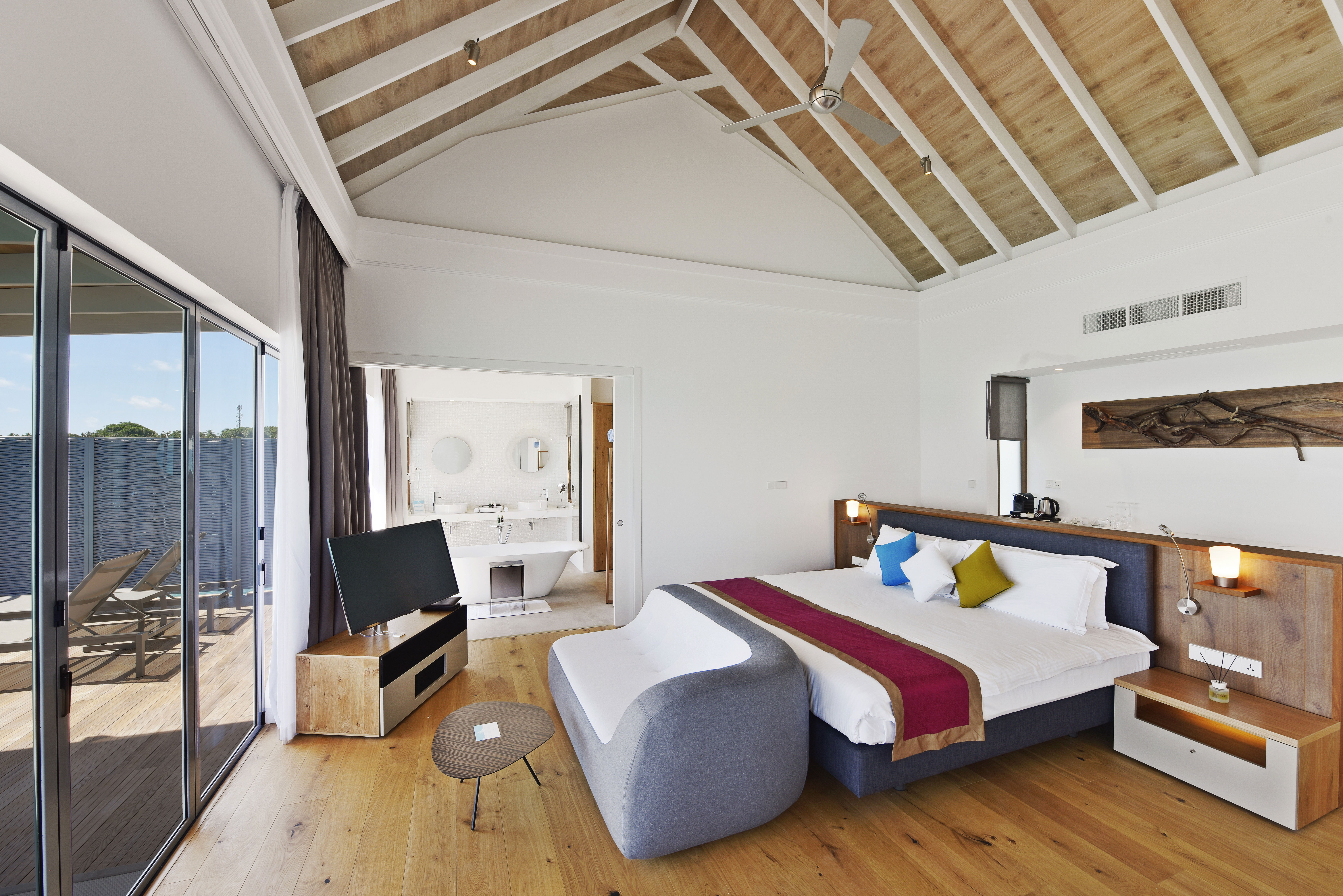 डीलक्स वाटर विला