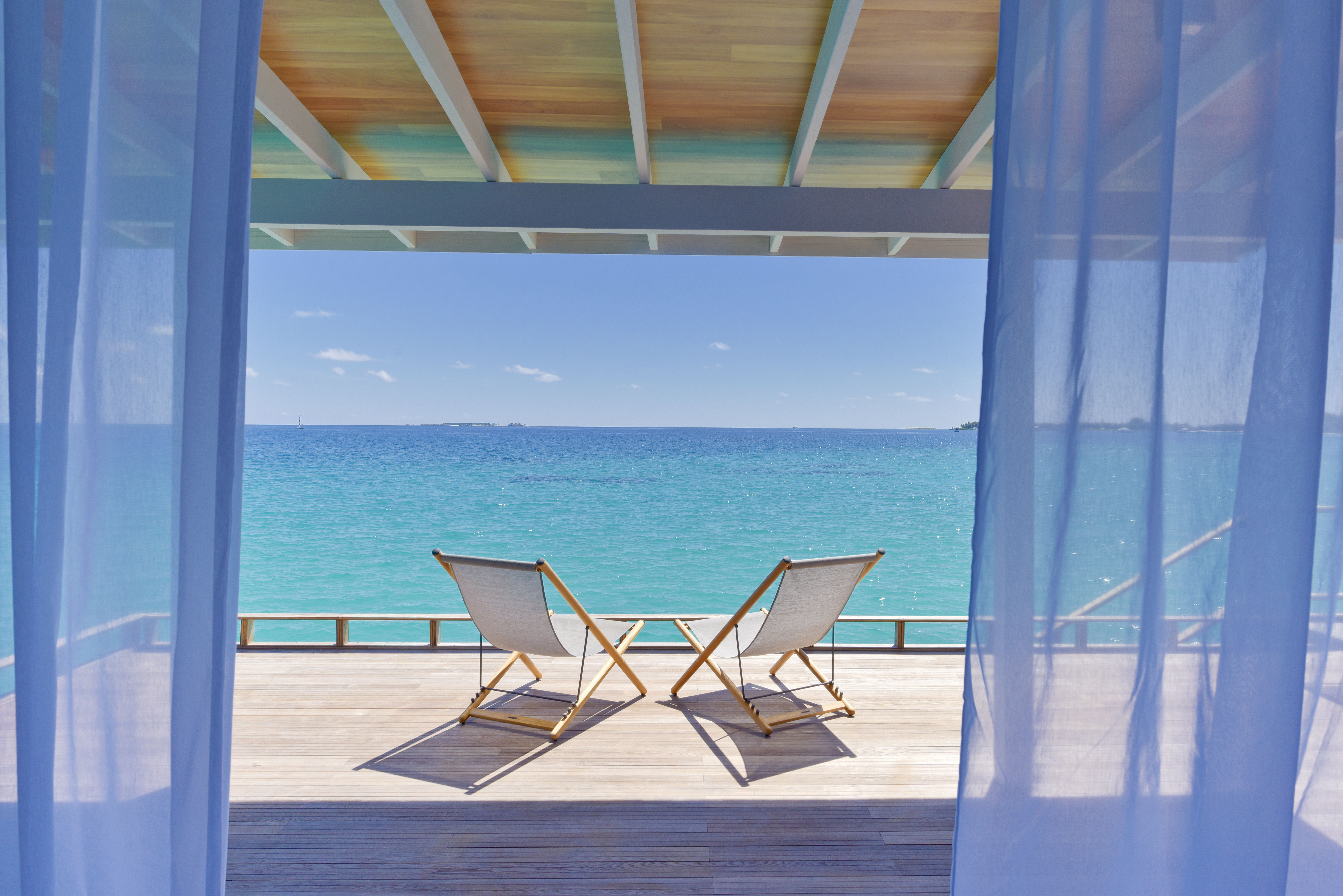 डीलक्स वाटर विला